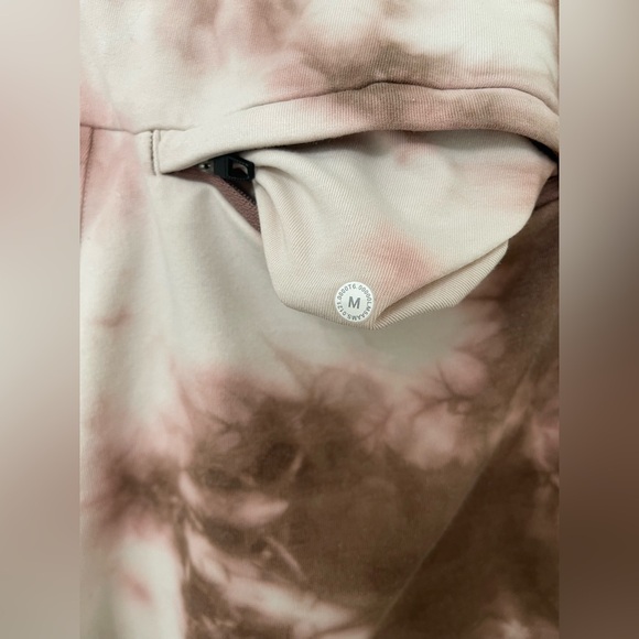 Lululemon Men’s City Sweat Jogger 29" *Earth Dye
Earth Color Clay Size Medium - Picture 8 of 8